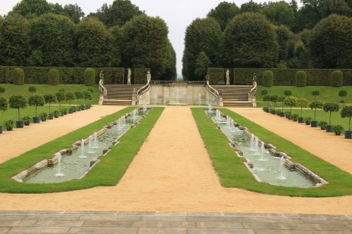 baroque fountain barockgarten