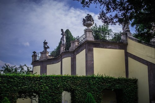 baroque  garden  architecture