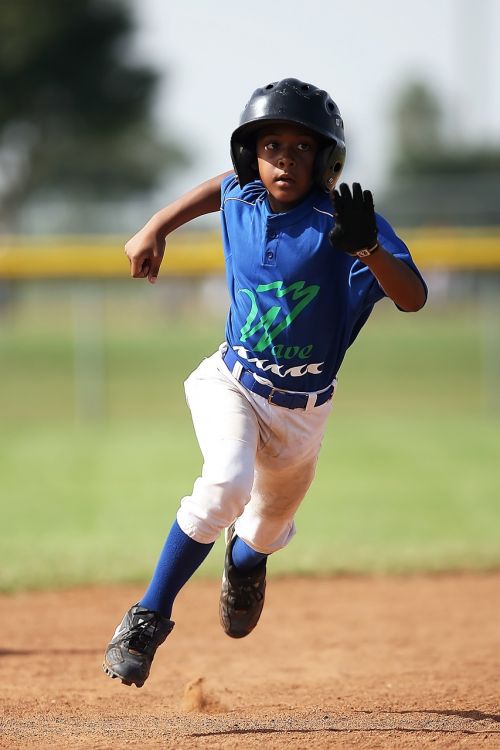 baseball player running