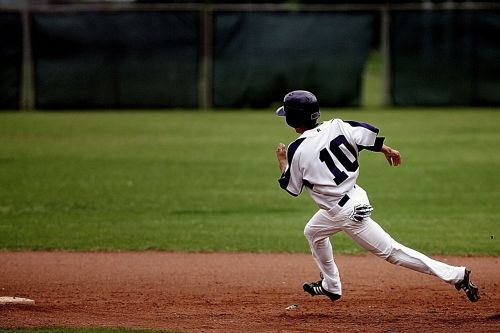 baseball runner action