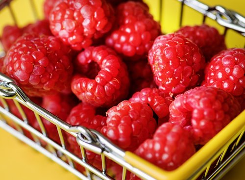 basket  berry  breakfast