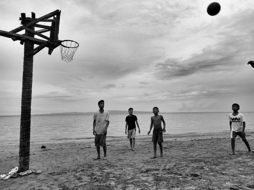 basketball child beach