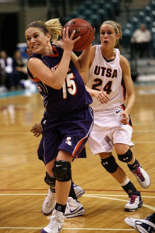 basketball female action