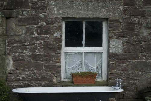 bathtub scotland window