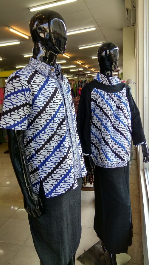 batik clothes display