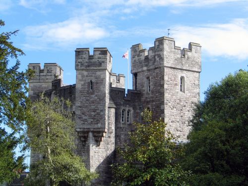 battlements bulwark buttress