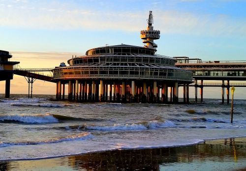 beach pier scheveningen