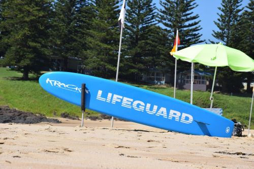 beach australia rescuers