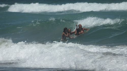 beach girls surf