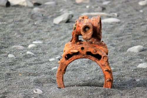 wreck rust beach