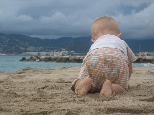 beach child sea