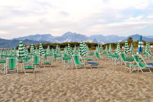 beach umbrellas chairs