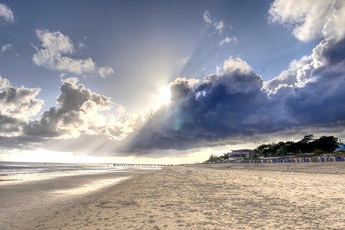beach  sun  clouds
