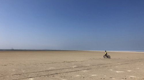 beach  fatbike  emptiness