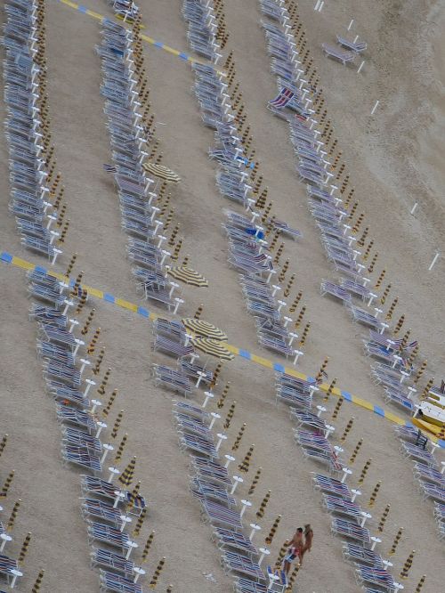 beach umbrellas numana