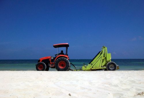 beach maintenance cleaning