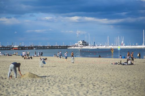 beach people pier