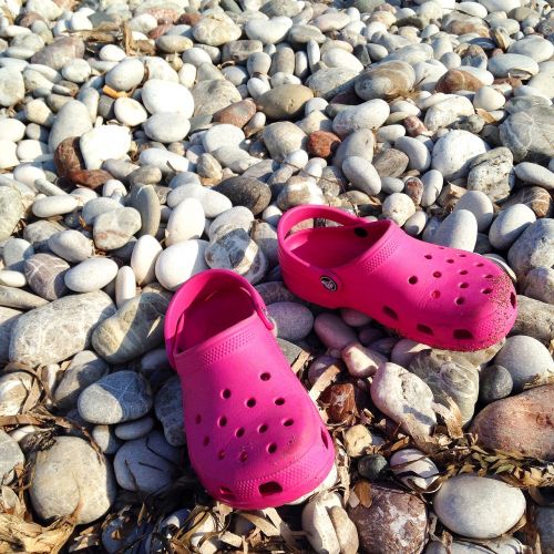 beach slippers stones