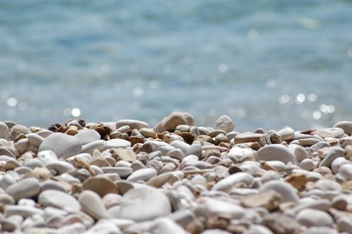 beach pebble rest