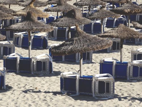 beach sand lounge chairs