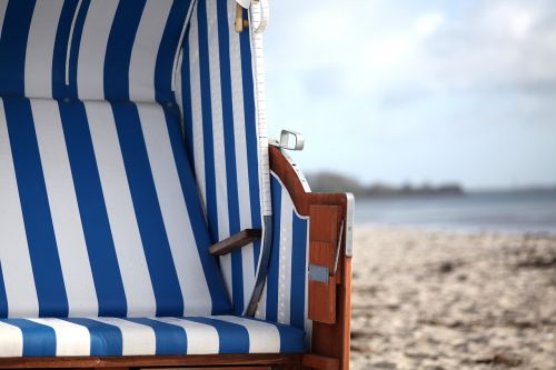 beach chair white blue