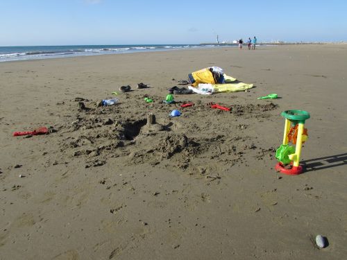 beach toys sun ocean