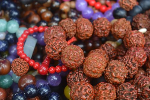 beads pendant desktop