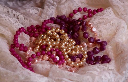 beads pearls jewelry