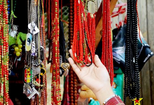 beads market worship