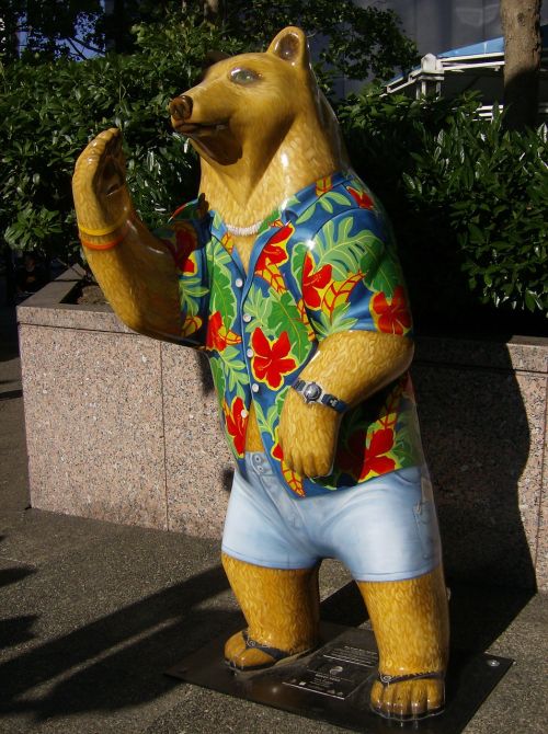 bear statue sculpture