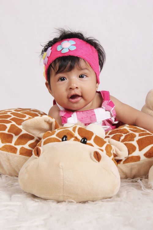 bebe giraffe laughing