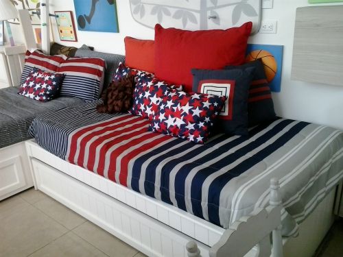 bed mattress pillow