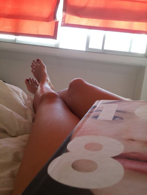 bed book long legs