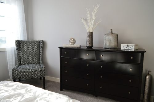 bedroom furniture chair