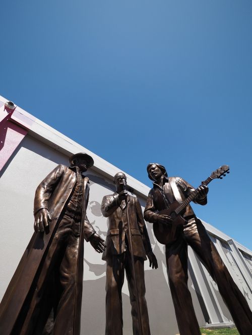 bee gees statue brisbane