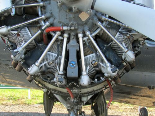 beechcraft 18 engine airplane