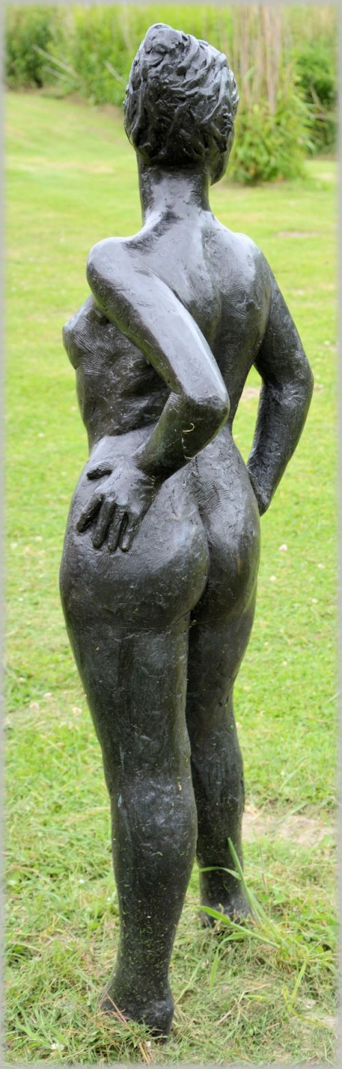 Statue Art 06; Woman 1