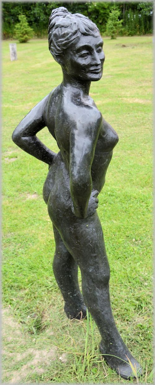 Statue Art 07; Woman 2