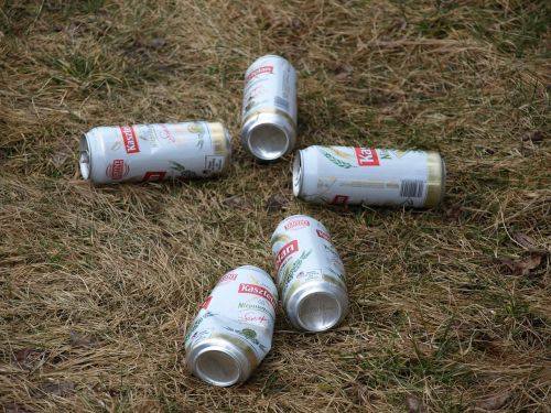 beer cans litter