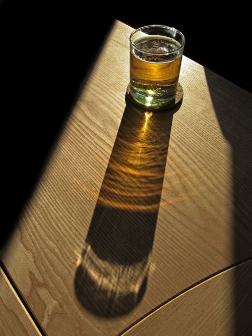 beer glass shadow