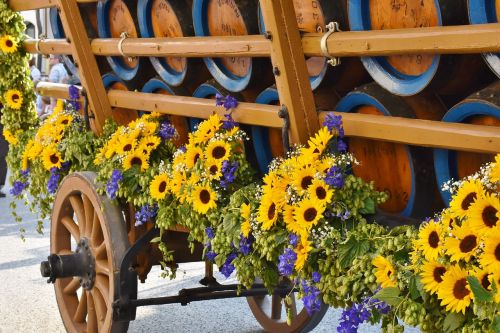 beer car barrels beer