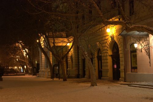 békéscsaba theatre snow