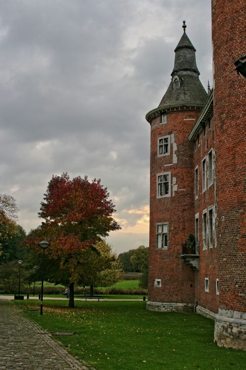 belgium hainaut castle