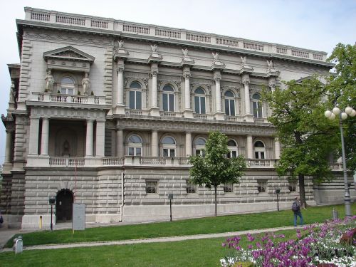 belgrade old court architecture