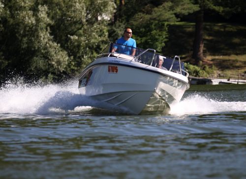 bella 600 br motorboat kws