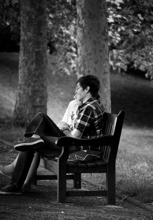 bench couple love