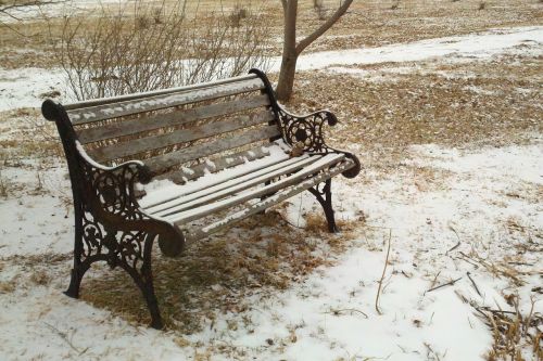 bench park snow