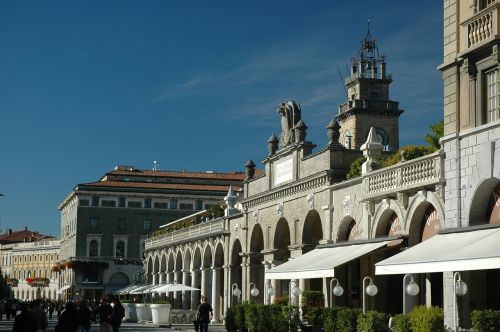 bergamo italy city square