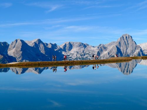 bergsee water reflection mirror lake