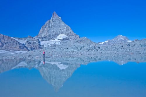 bergsee mirroring zermatt